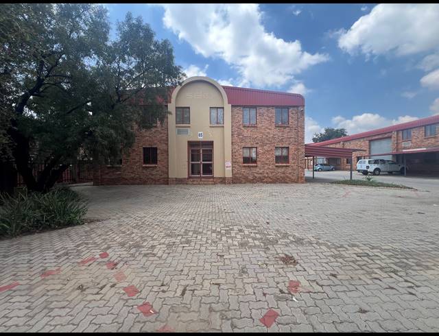 476M² WAREHOUSE TO LET IN KYA SANDS